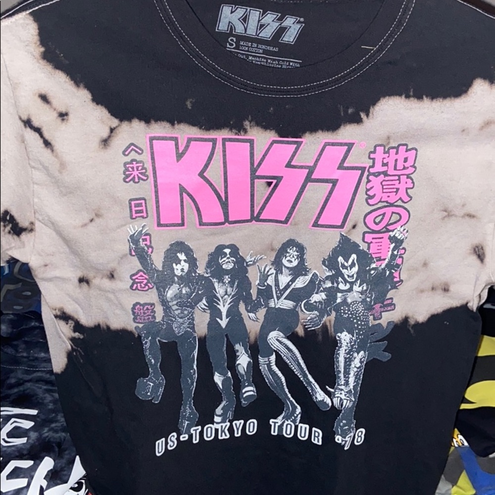Kiss T-shirts